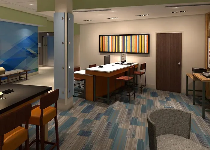 Express & South - Woodland Hills By Ihg