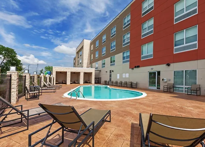Hotel Express & South - Woodland Hills By Ihg