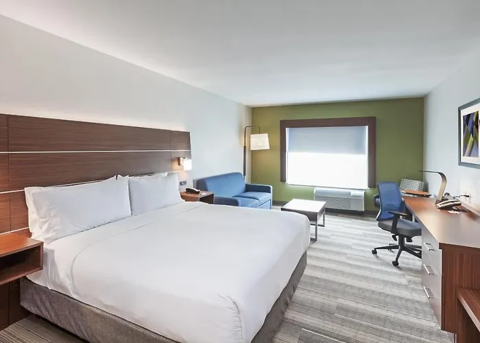 Express & South - Woodland Hills By Ihg 3*