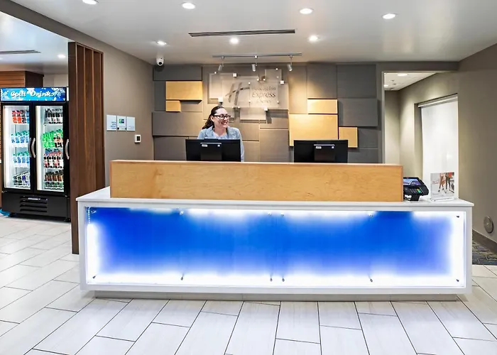 Hotel Express & South - Woodland Hills By Ihg 3*