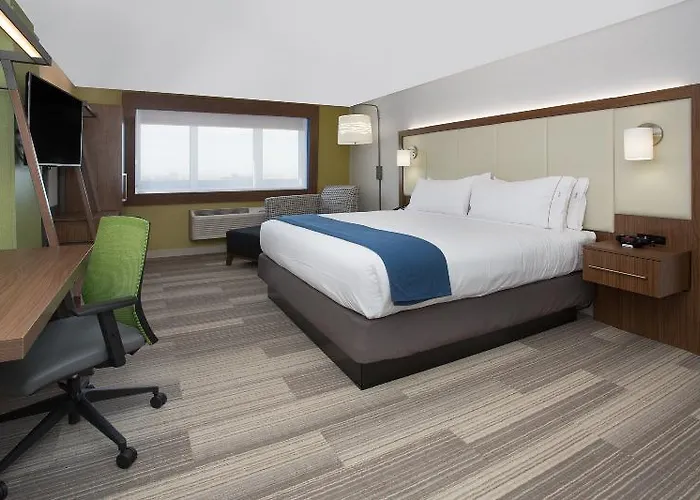Express & South - Woodland Hills By Ihg Hotel 3*
